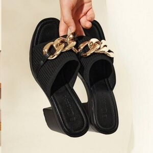 🌟 Cuccoo chain decor Mule sandal size 9